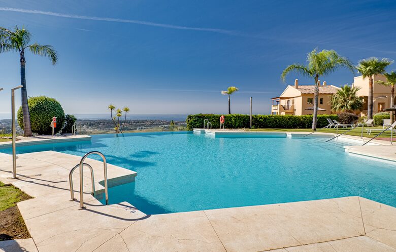 Elegant Golf Side Apartment near Marbella - Benahavís, Spain