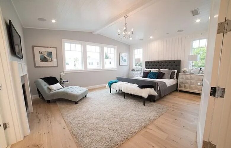 Master Bedroom with Adjustable King bed and Pool views