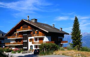 Mountain Apartment with Panoramic Swiss Views - Veysonnaz, Switzerland