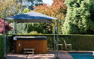 A Country House Above the Vines - Canobolas, Australia
