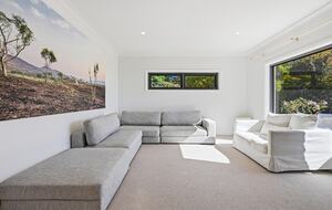 A Country House Above the Vines - Canobolas, Australia