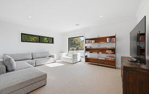 A Country House Above the Vines - Canobolas, Australia