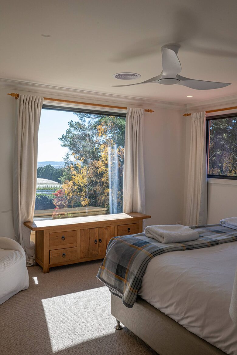 A Country House Above the Vines - Canobolas, Australia