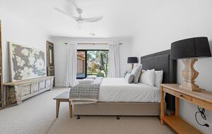 A Country House Above the Vines - Canobolas, Australia
