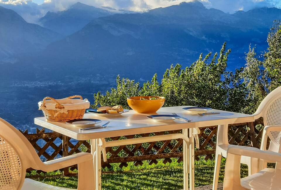 Mountain Apartment with Panoramic Swiss Views - Veysonnaz, Switzerland