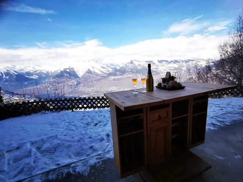 Mountain Apartment with Panoramic Swiss Views - Veysonnaz, Switzerland