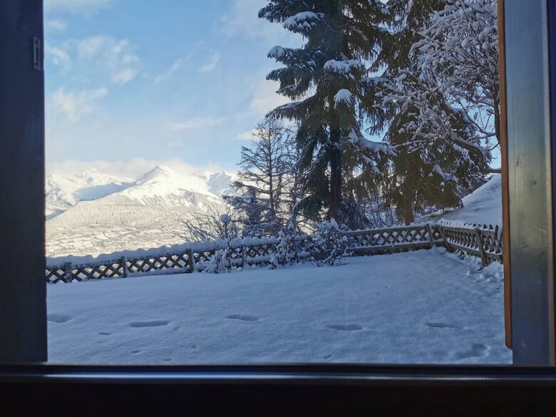 Mountain Apartment with Panoramic Swiss Views - Veysonnaz, Switzerland