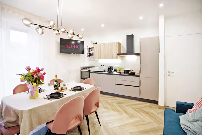 Elegant Two Bedroom Apartment Near Santa Maria Novella - Florence, Italy