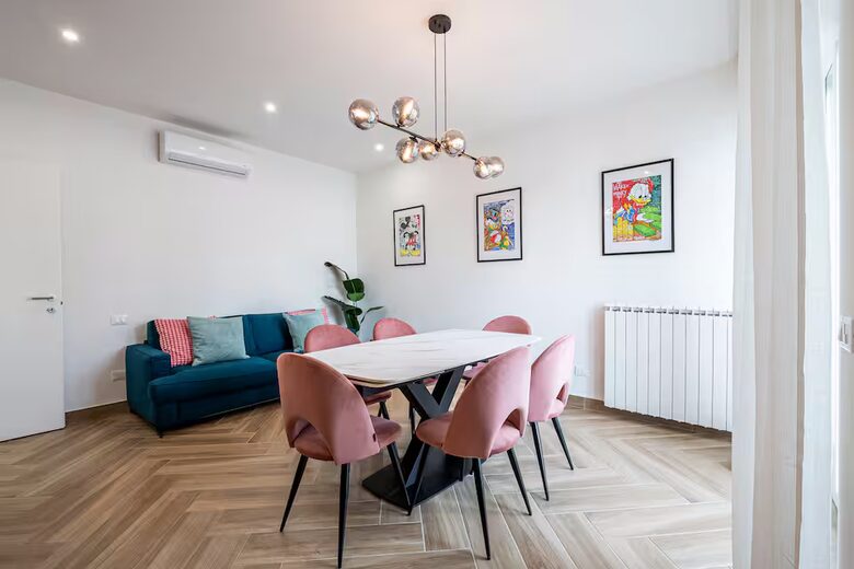 Elegant Two Bedroom Apartment Near Santa Maria Novella - Florence, Italy
