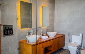 Villa Knight | Selong Selo Lombok - Selong Belanak, Indonesia