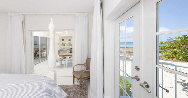 Grand Cayman Beachfront Stay with Ocean Views located on Seven Mile Beach - George Town, Cayman Islands