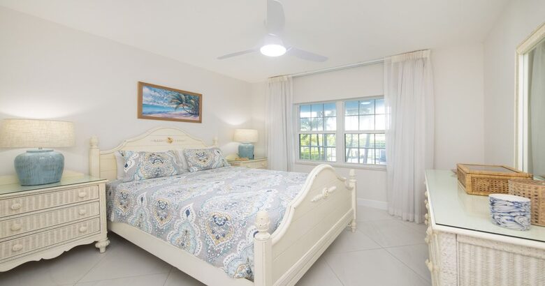 Grand Cayman Beachfront Stay with Ocean Views located on Seven Mile Beach - George Town, Cayman Islands