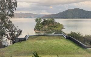Lakefront Pool Estate in Valle de Bravo - Valle de Bravo, Mexico