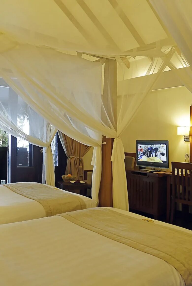 Medhufushi Island Resort- Water Villa - Meemu Atoll, Maldives