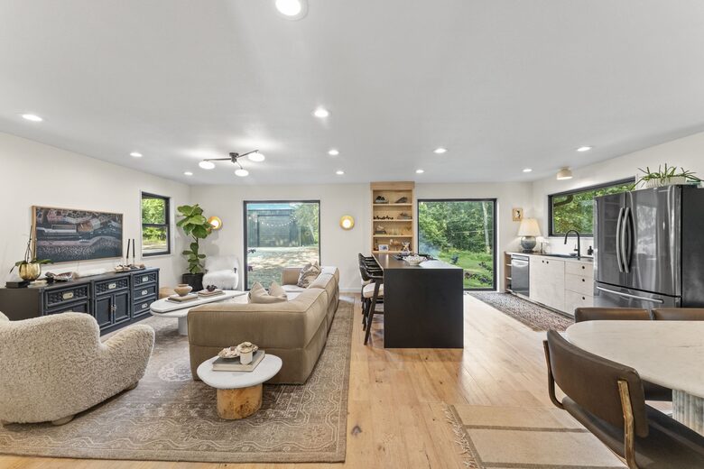 Contemporary Creekside Escape in Northwest Arkansas - Bentonville, Arkansas