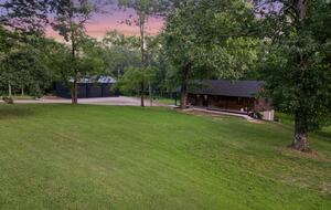 Contemporary Creekside Escape in Northwest Arkansas - Bentonville, Arkansas