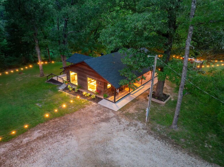 Contemporary Creekside Escape in Northwest Arkansas - Bentonville, Arkansas