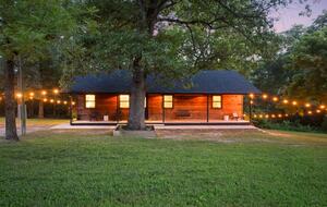 Contemporary Creekside Escape in Northwest Arkansas - Bentonville, Arkansas
