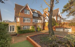 Wimbledon’s Finest Townhome - Wimbledon, London, United Kingdom