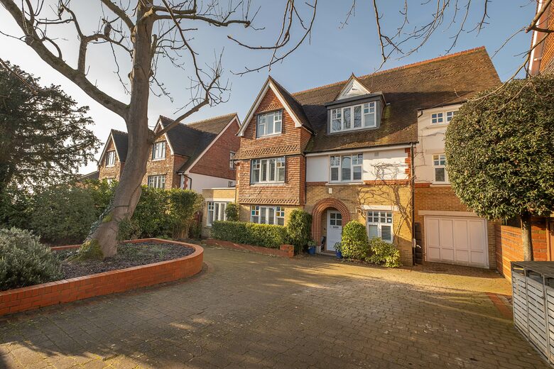 Wimbledon’s Finest Townhome - Wimbledon, London, United Kingdom