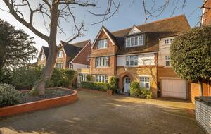 Wimbledon’s Finest Townhome - Wimbledon, London, United Kingdom