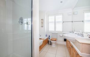 Wimbledon’s Finest Townhome - Wimbledon, London, United Kingdom