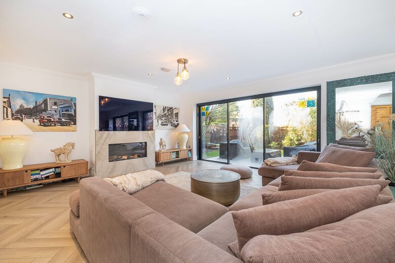 Wimbledon’s Finest Townhome - Wimbledon, London, United Kingdom