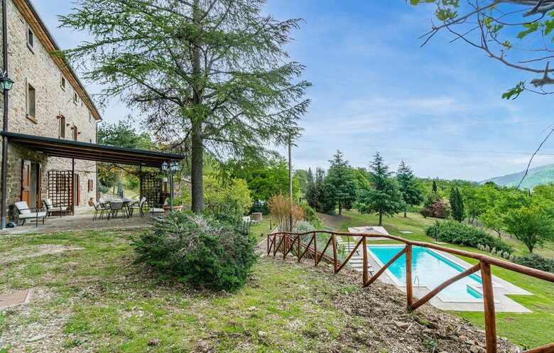 Countryside Serenity in a Refined Tuscan Villa - Cortona, Italy