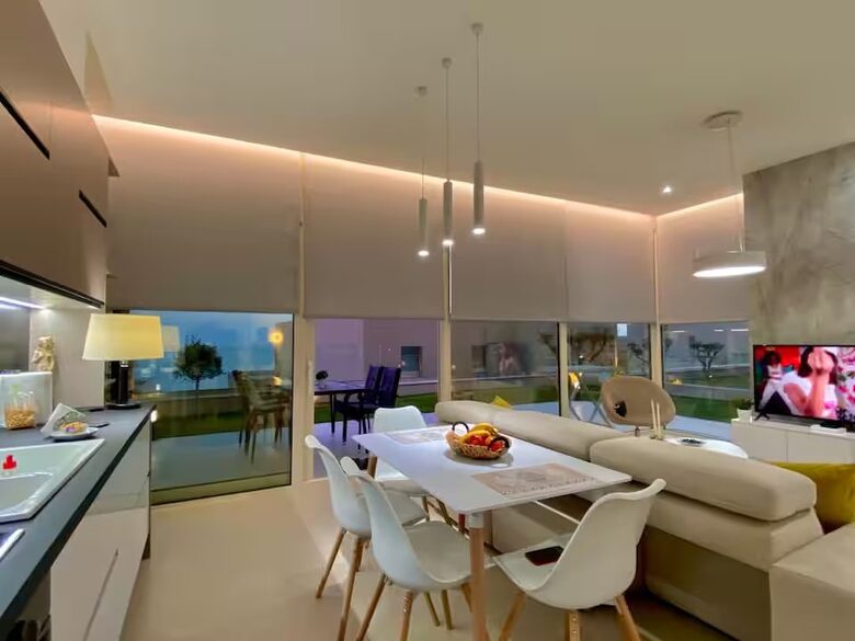 Well Appointed Seaside Living with Resort Wide Access - Palasë, Albania