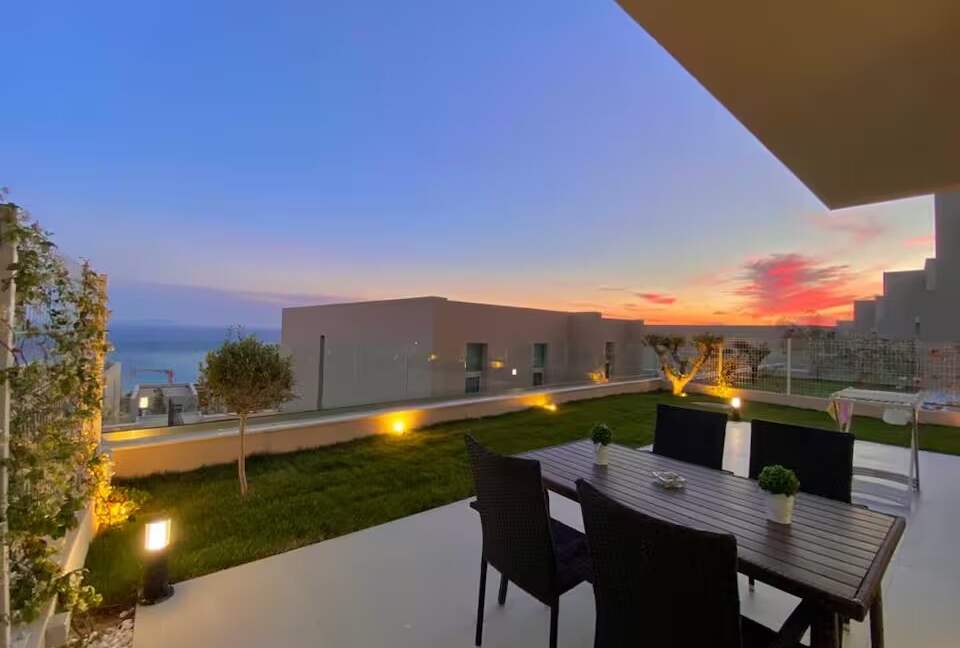 Well Appointed Seaside Living with Resort Wide Access - Palasë, Albania