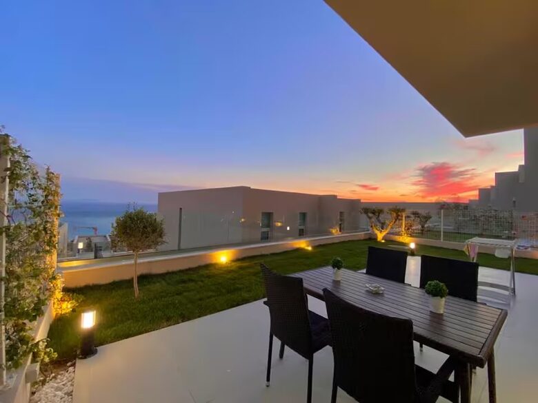 Well Appointed Seaside Living with Resort Wide Access - Palasë, Albania