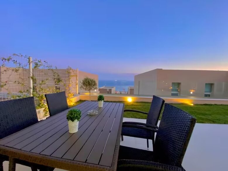 Well Appointed Seaside Living with Resort Wide Access - Palasë, Albania