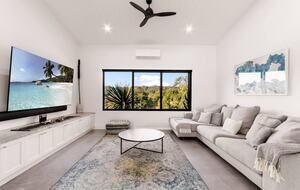 Luxury Off-Grid Hinterland Retreat - Fernvale, Australia