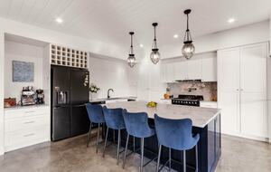Luxury Off-Grid Hinterland Retreat - Fernvale, Australia