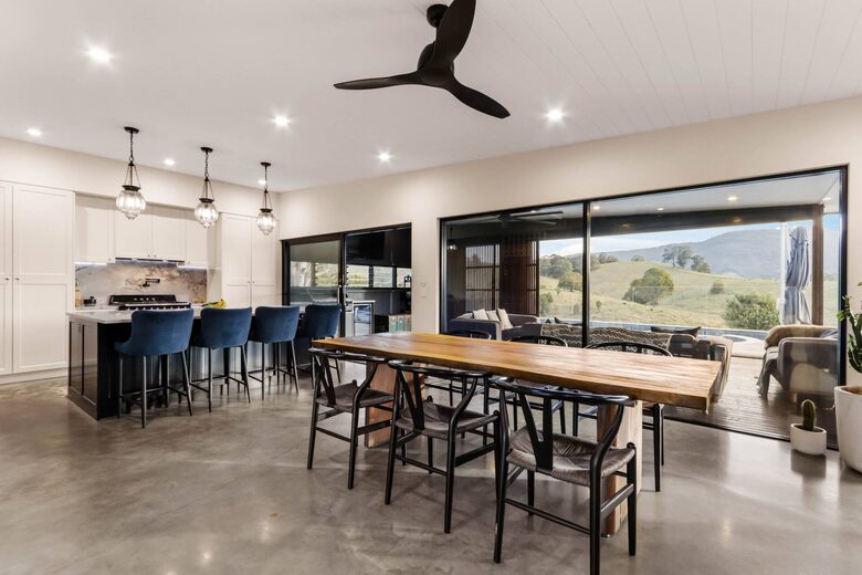 Luxury Off-Grid Hinterland Retreat - Fernvale, Australia