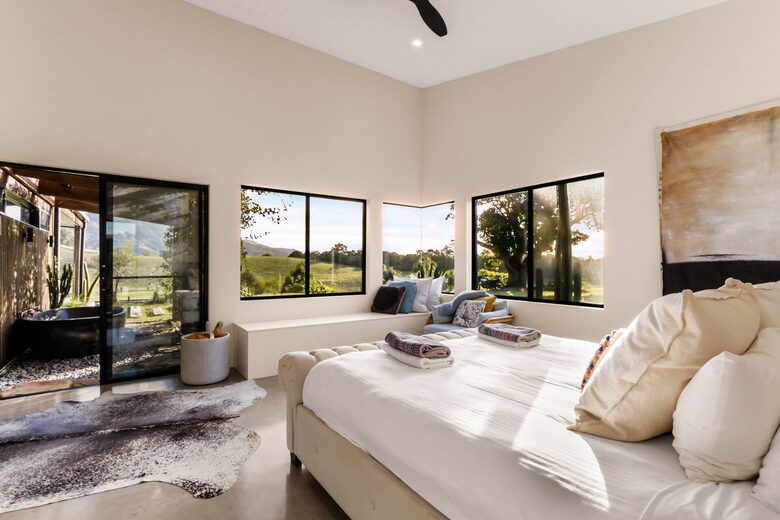 Luxury Off-Grid Hinterland Retreat - Fernvale, Australia