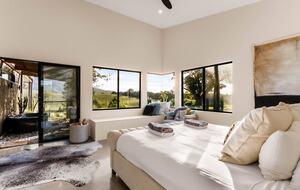 Luxury Off-Grid Hinterland Retreat - Fernvale, Australia