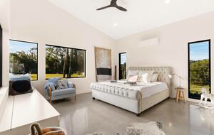 Luxury Off-Grid Hinterland Retreat - Fernvale, Australia