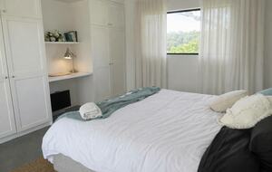 Luxury Off-Grid Hinterland Retreat - Fernvale, Australia