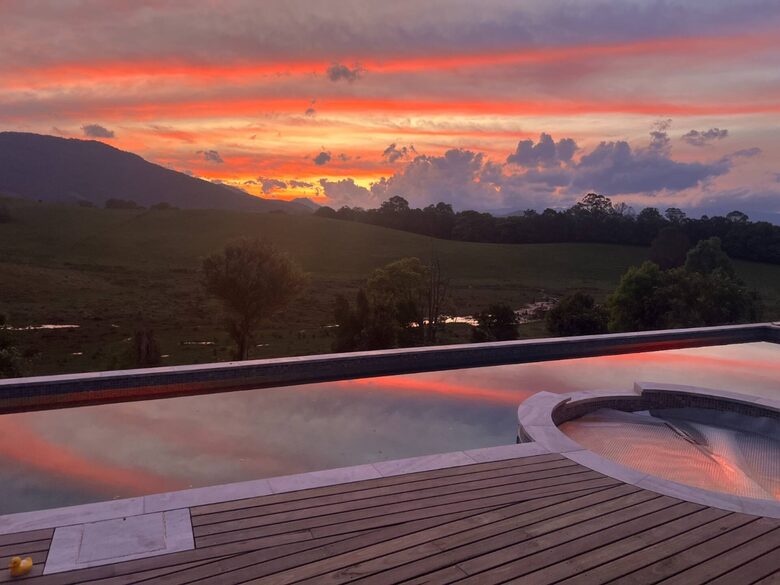 Luxury Off-Grid Hinterland Retreat - Fernvale, Australia