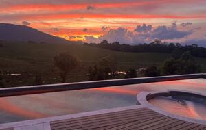 Luxury Off-Grid Hinterland Retreat - Fernvale, Australia