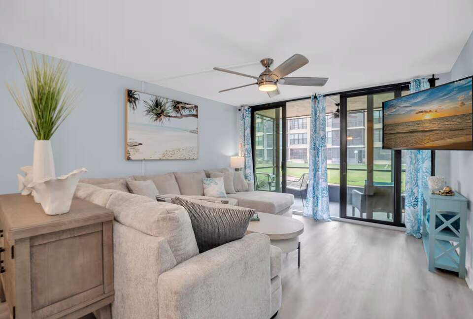 Waterfront Condo with Lanai and Beach Access - Indian Shores, Florida