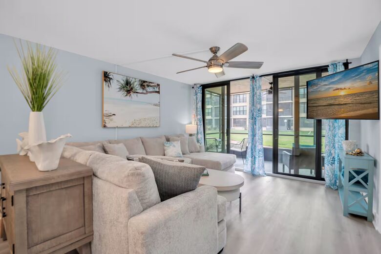 Waterfront Condo with Lanai and Beach Access - Indian Shores, Florida