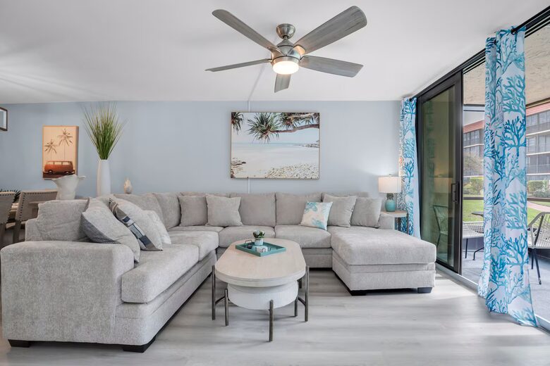 Waterfront Condo with Lanai and Beach Access - Indian Shores, Florida