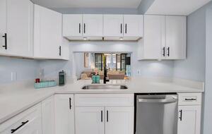 Waterfront Condo with Lanai and Beach Access - Indian Shores, Florida