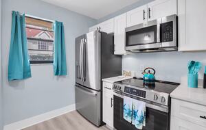 Waterfront Condo with Lanai and Beach Access - Indian Shores, Florida