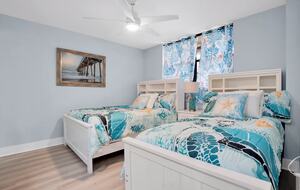 Waterfront Condo with Lanai and Beach Access - Indian Shores, Florida