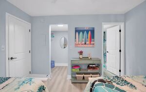 Waterfront Condo with Lanai and Beach Access - Indian Shores, Florida
