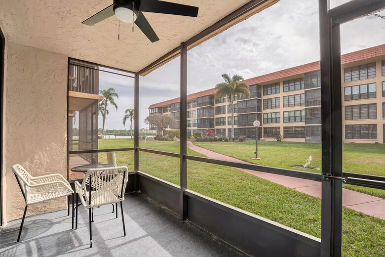 Waterfront Condo with Lanai and Beach Access - Indian Shores, Florida