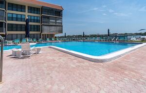 Waterfront Condo with Lanai and Beach Access - Indian Shores, Florida